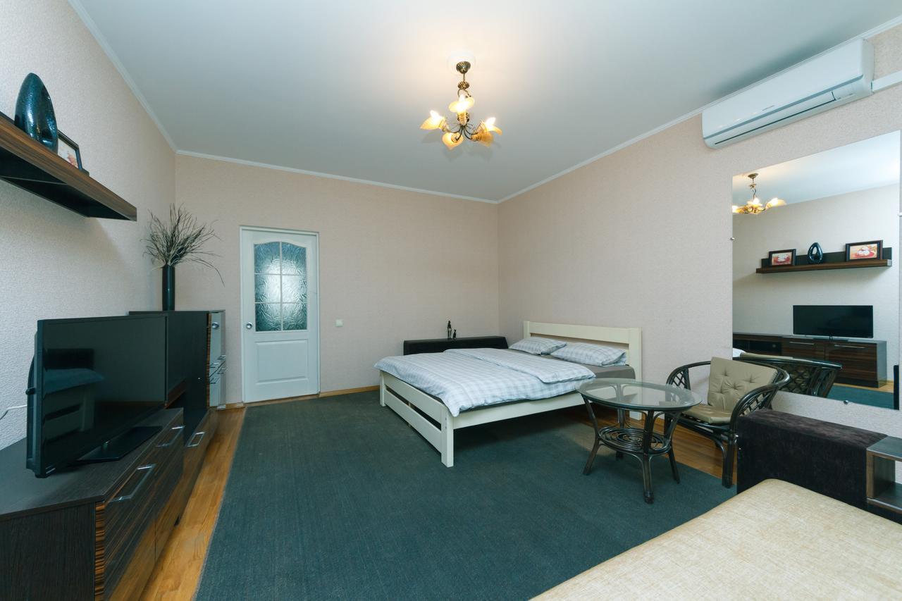 Apartment Poznyaky-Bazhana Kiev Luaran gambar